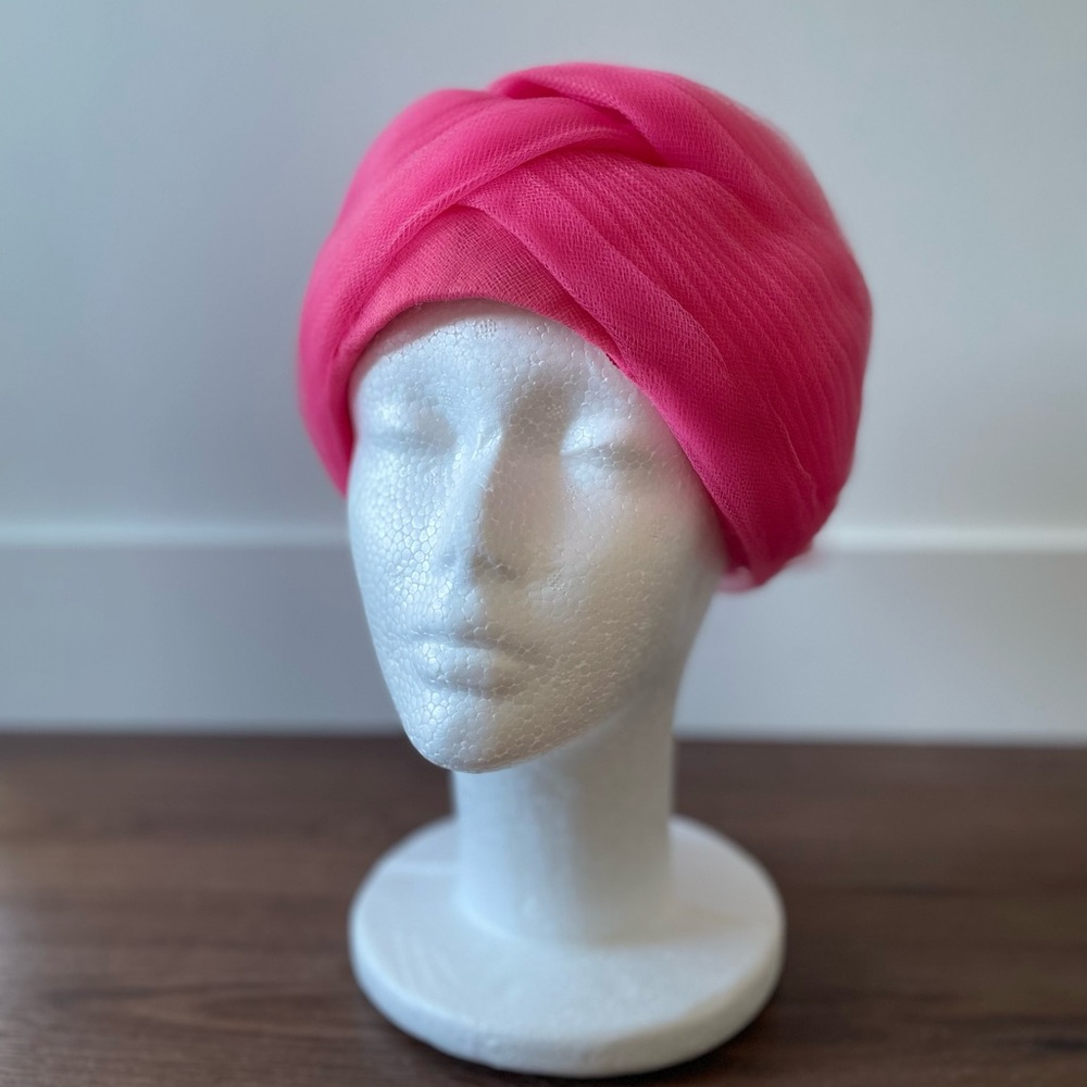 Authentic Pink tulle “Schiaparelli Paris” hat 1950’s. Perfect condition
